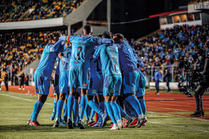 CLUB BOLÍVAR, EL MEJOR EQUIPO… DENTRO Y FUERA DE LA CANCHA